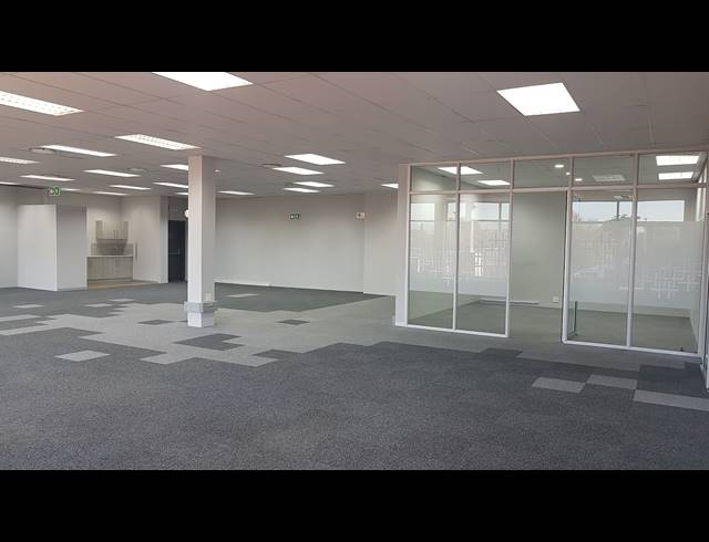 1,004M² OFFICE TO LET IN TYGER VALLEY